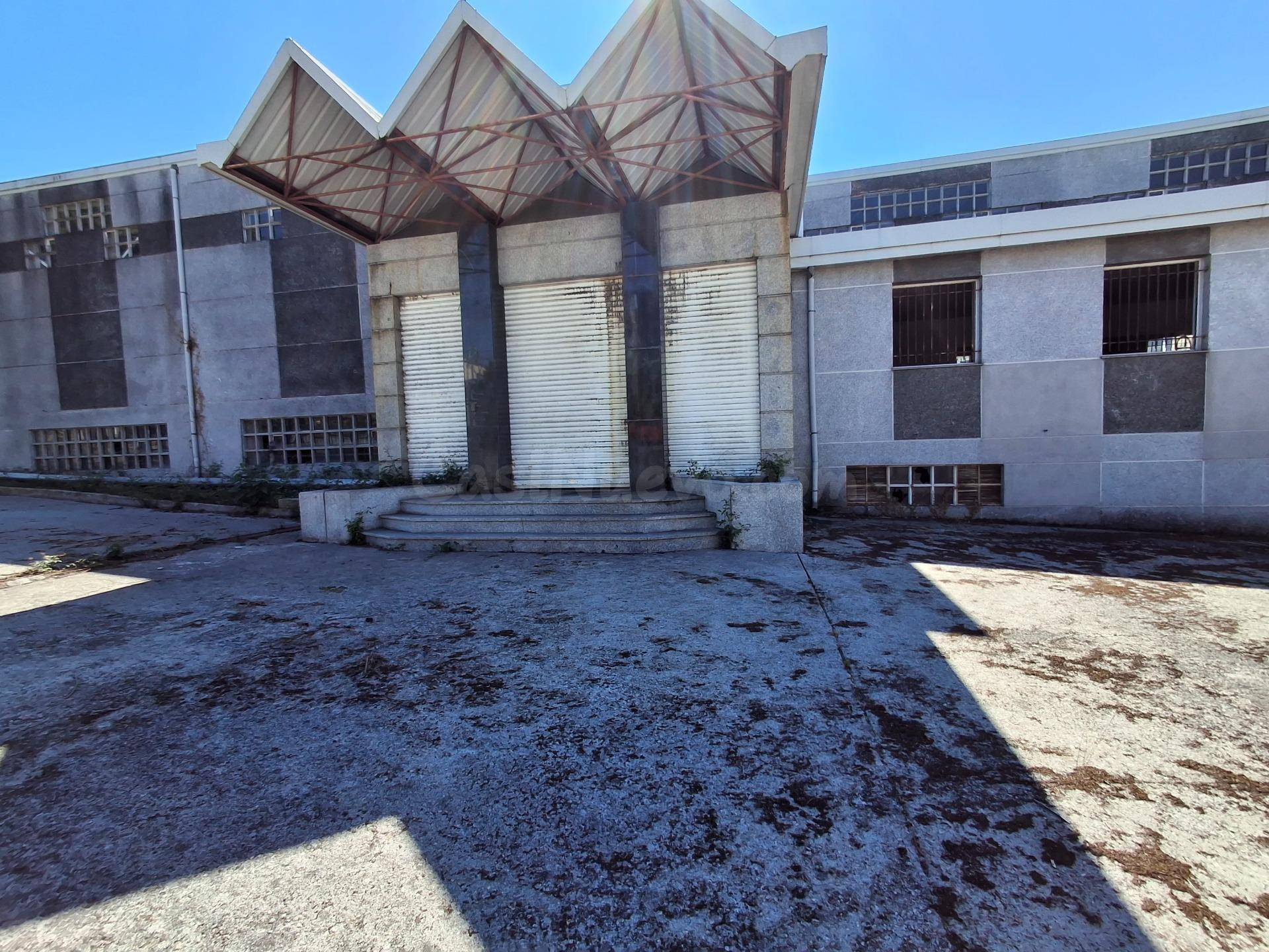 Plataforma Logística de 5.717 m2 con Campa y 3 Muelles - foto 3