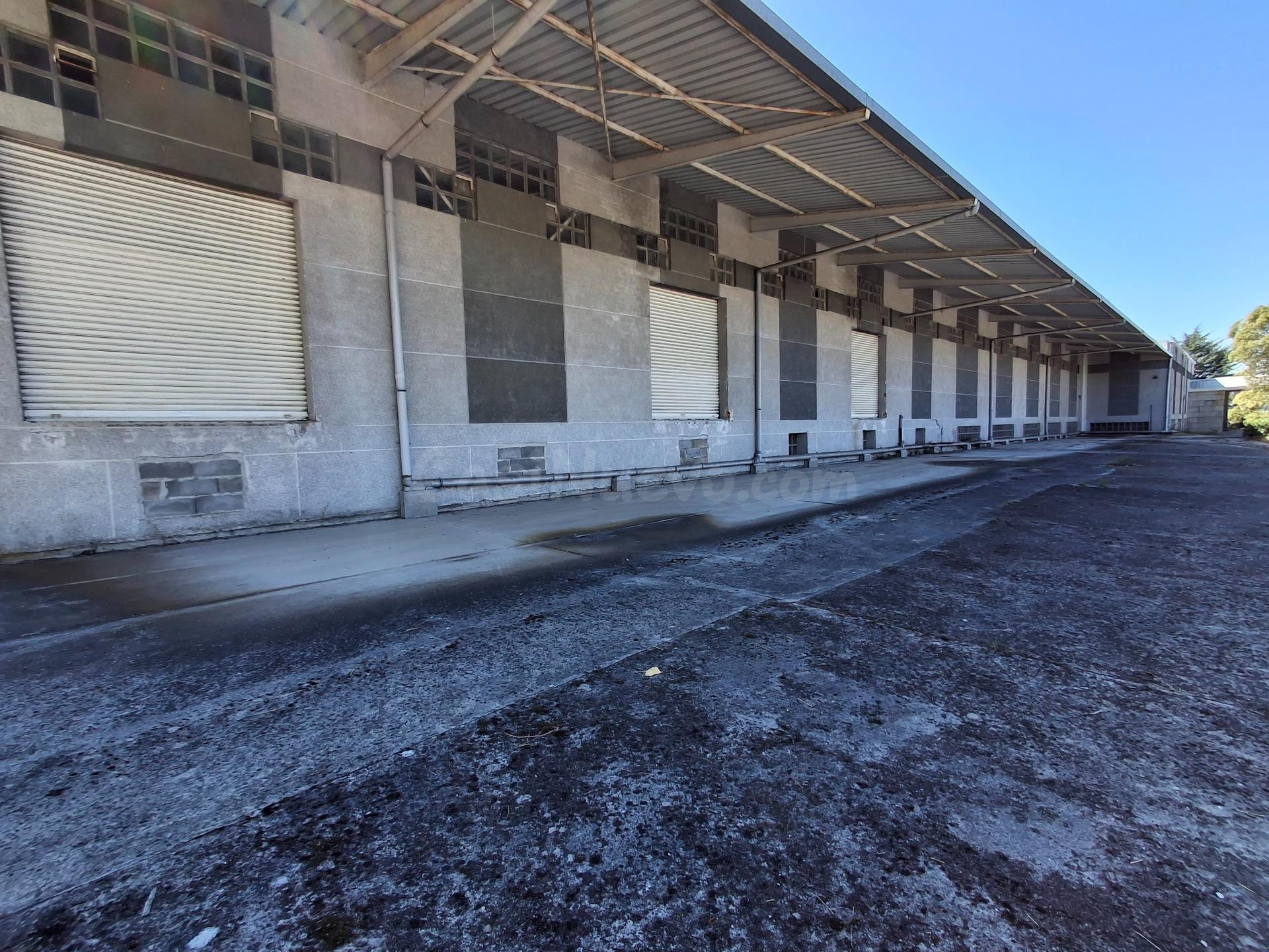 Plataforma Logística de 5.717 m2 con Campa y 3 Muelles - foto 5