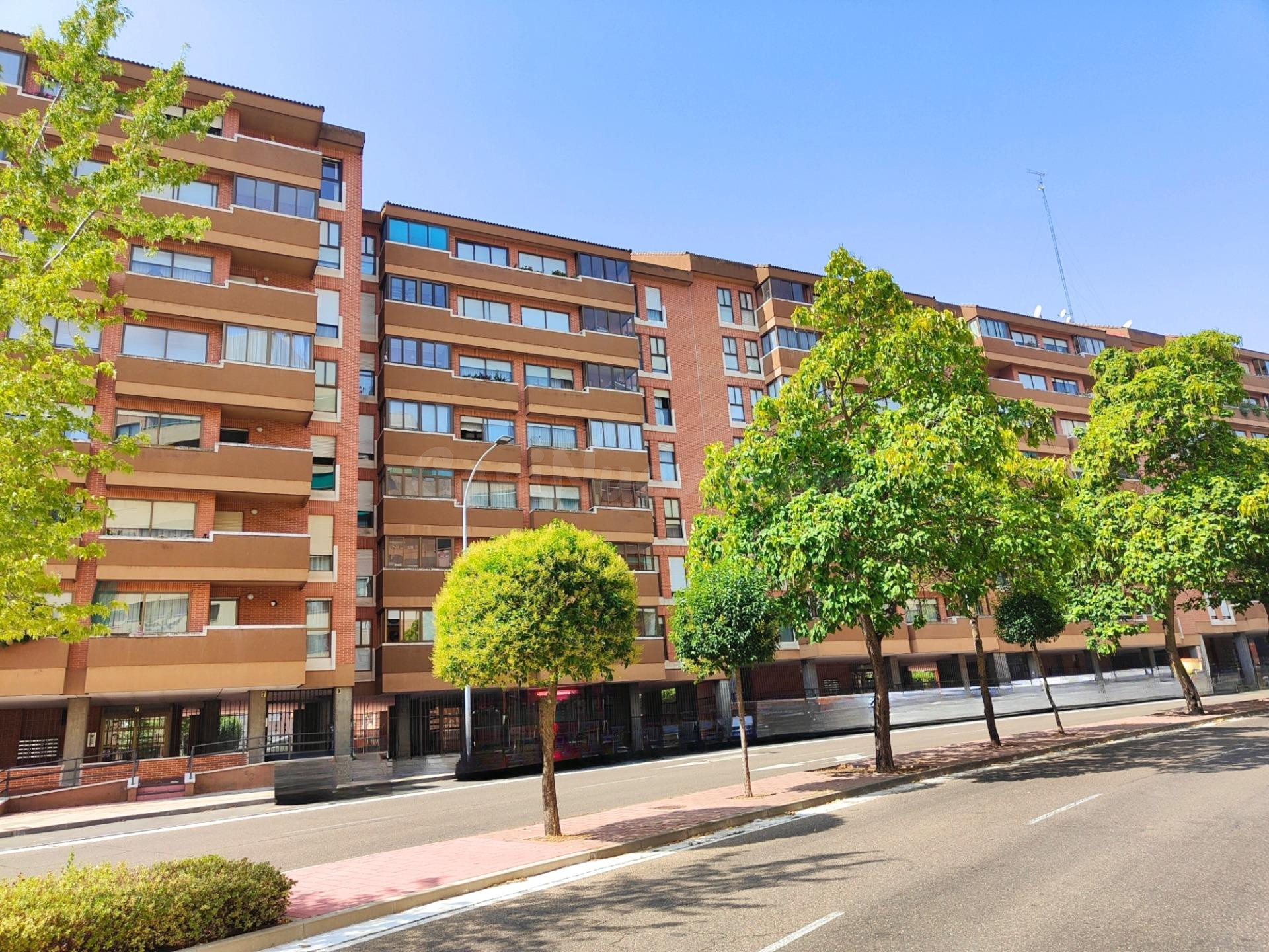 AMUEBLADA TRES Dormitorios DOS baños
