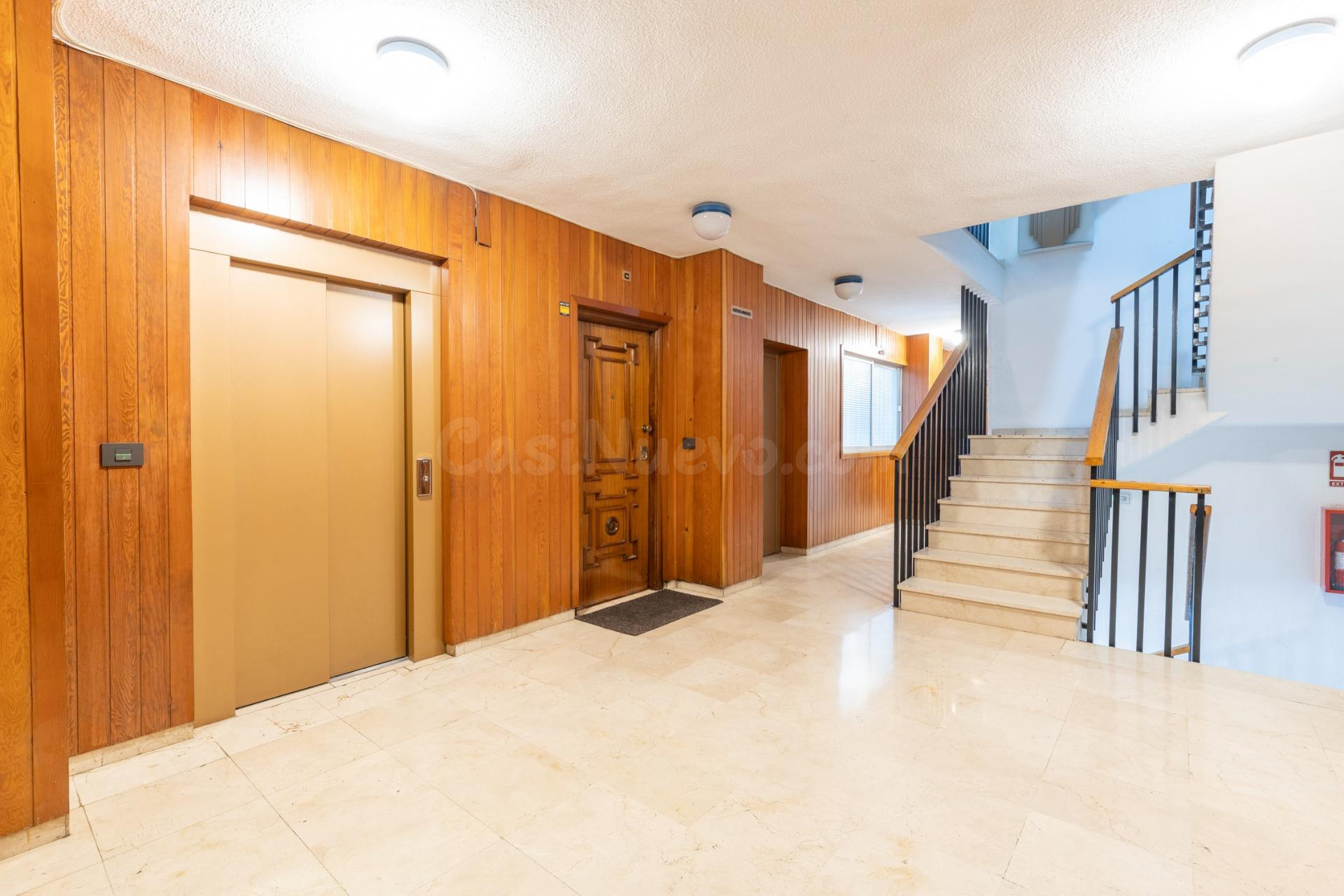 Piso en pleno centro de Granada con 2 plazas de garaje y tra - foto 5