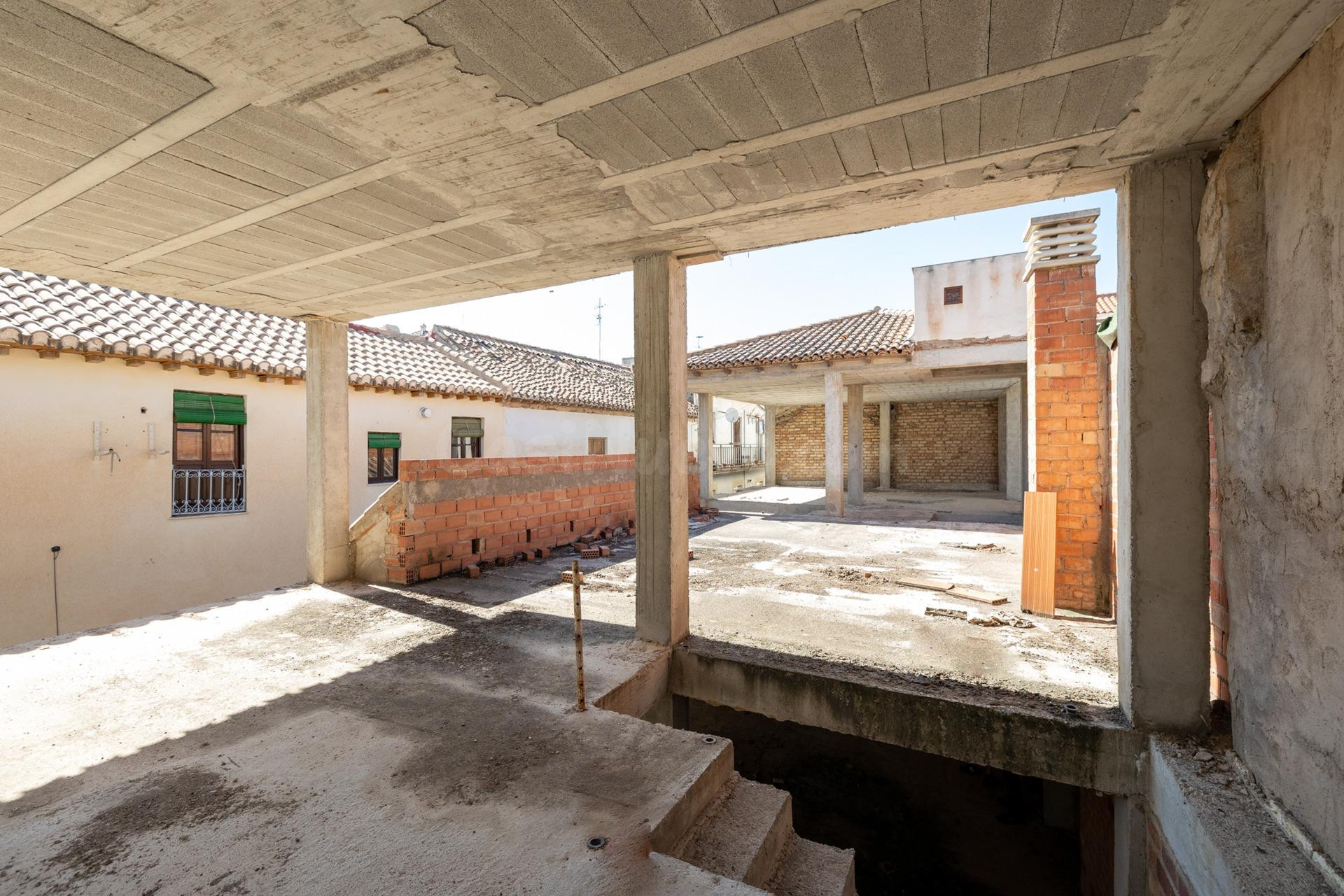 EDIFICIO EN ESTRUCTURA (358METROS CONSTRUIDOS) + PROYECTO EN - foto 5