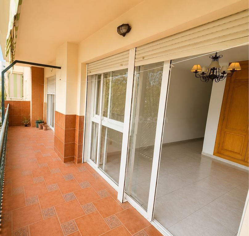 ¡VENTA DE GRAN PISO DE 4 habitaciones EN EL CENTRO DE ESTEPO - foto 2
