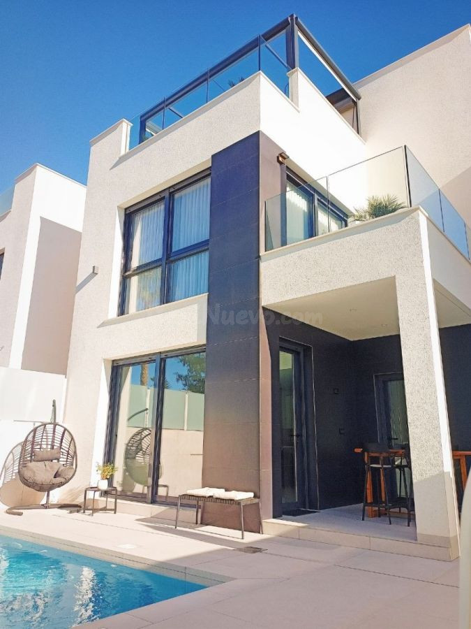 Villa 3 habitaciones 150m² en venta - Urbanización Perla del Mar