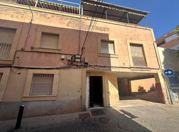 SE VENDE piso OKUPA en C Trinquete  de Almería