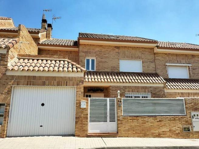 SE VENDE casa adosada OKUPA en C Ciudad Real de Yuncos - foto 4