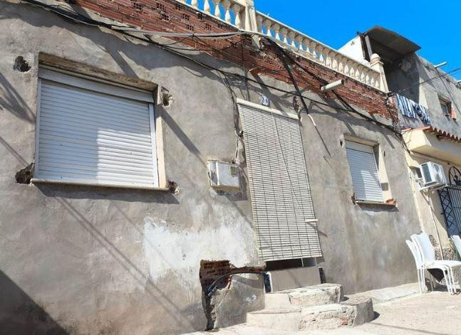 SE VENDE casa adosada OKUPA en C Bajada San Jose de Totana - foto 2