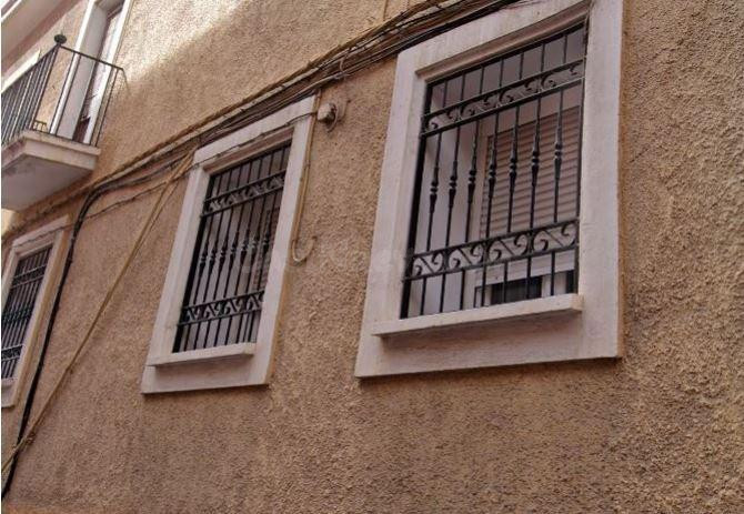 SE VENDE piso OKUPA en C Sales  de Almería