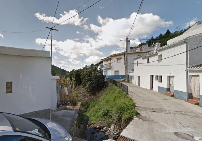 SE VENDE terreno rustico OKUPA en C Rio Bermuza  de Canillas - foto 3
