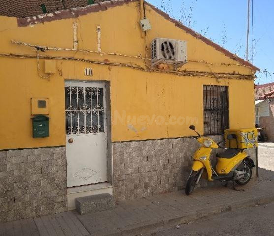 SE VENDE casa OKUPA en C Lorenzo De Cepeda de Sevilla - foto 3