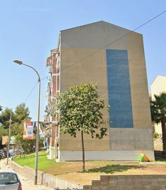 SE VENDE piso OKUPA en C Camps Blancs de Sant Boi de Llobregat, Barcelona.