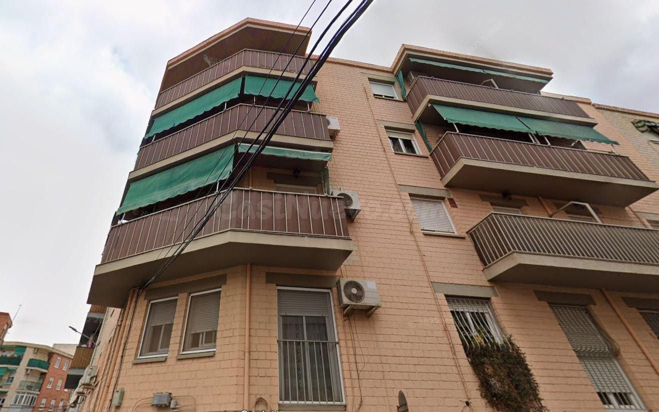 SE VENDE piso OKUPA en C Emerito Maestre 22 de Elda (Alicant - foto 2