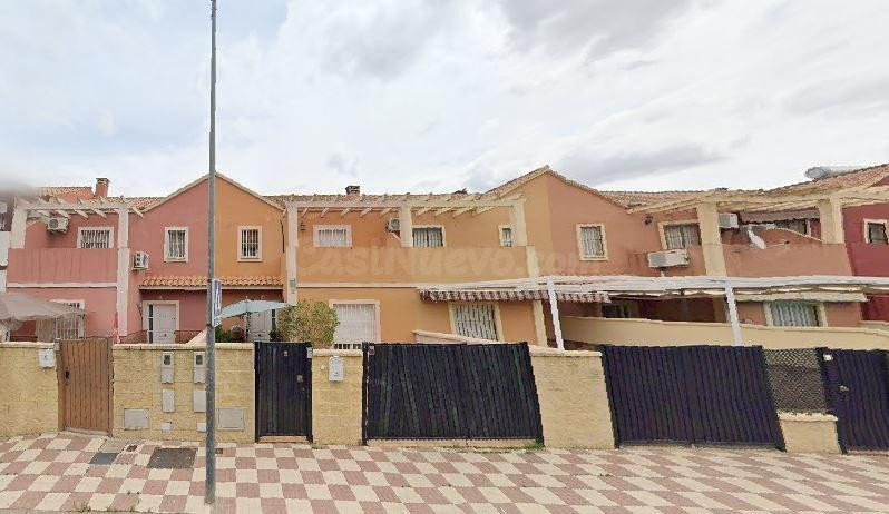 SE VENDE piso OKUPA en AVENIDA ALBUR 17 Alcalá del Río (Sevilla)