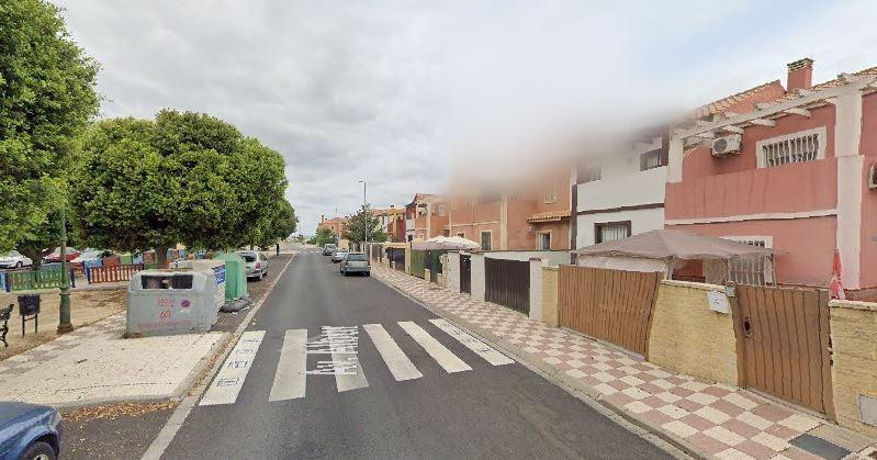 SE VENDE piso OKUPA en AVENIDA ALBUR 17 Alcalá del Río (Sevi - foto 3