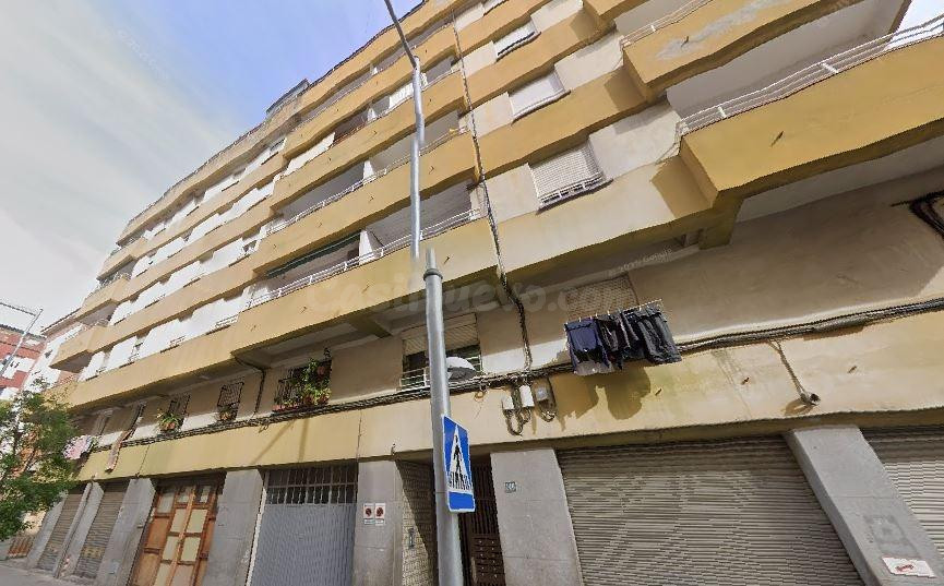 SE VENDE piso OKUPADO en Calle Angel Guimera Nº 146 Salt (Gi - foto 2