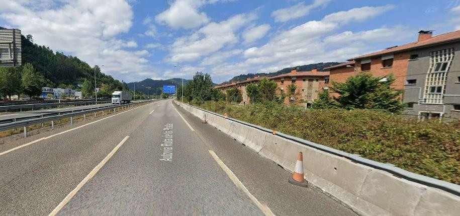 SE VENDE piso OKUPA en C Rio Caudal 21 de Mieres - foto 4