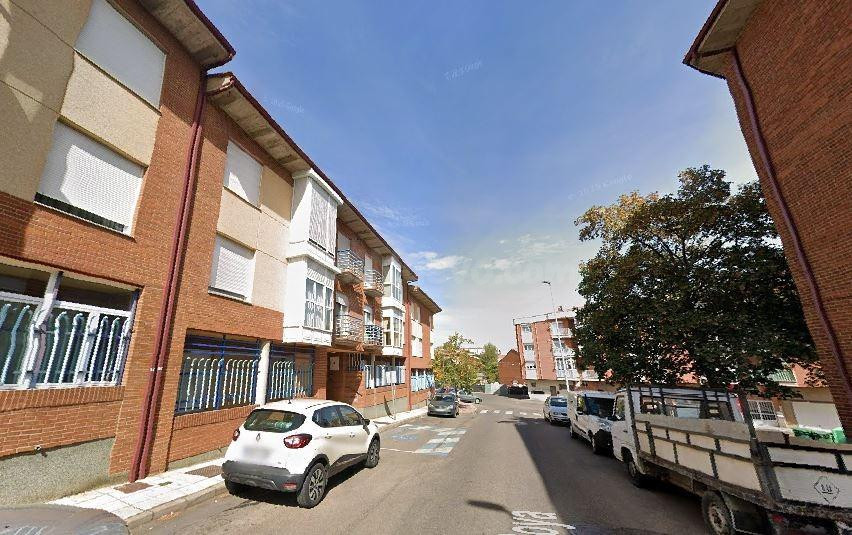 SE VENDE piso OKUPA en C CAÑADA GOYA 2 de Villaquilambre - foto 2