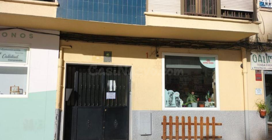 SE VENDE piso OKUPA en Avenida Ildefonso Marañón Lavi Nº 1 Sevilla (Sevilla)