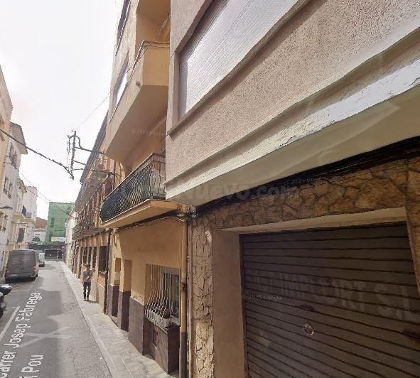 SE VENDE piso OKUPA en CALLE PUJOS 12 de Hospitalet de Llobregat, Barcelona.