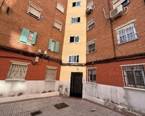 SE VENDE piso OKUPA en C estación 9 de Fuenlabrada - foto 4