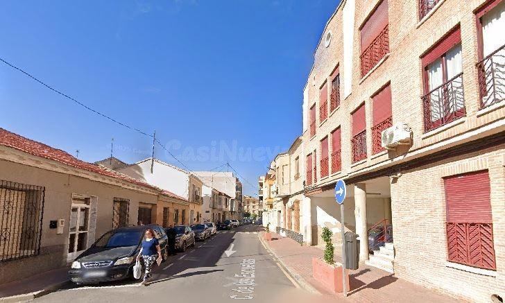 SE VENDE piso OKUPA en C CALLE ESCUELAS
