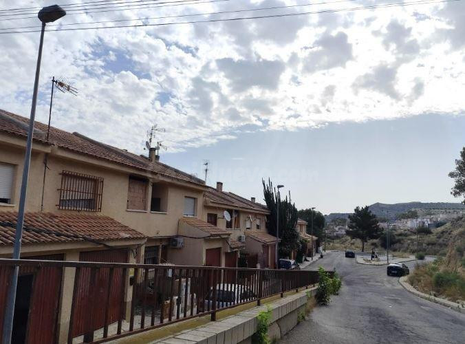 SE VENDE casa adosada OKUPA en C Castellar 1 de Murcia