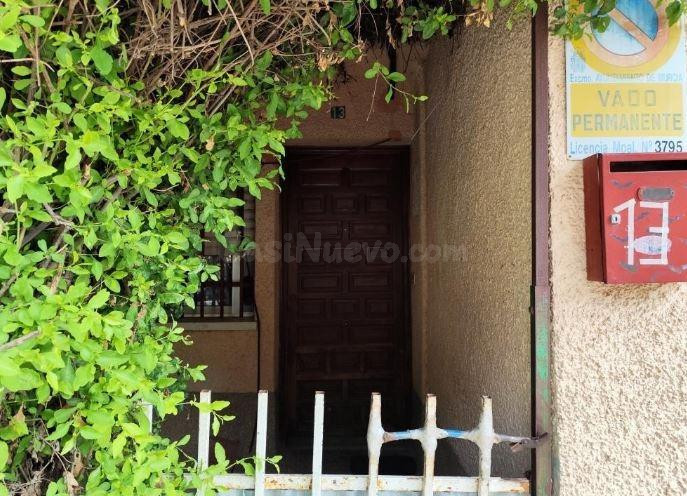 SE VENDE casa adosada OKUPA en C Castellar 1 de Murcia - foto 2