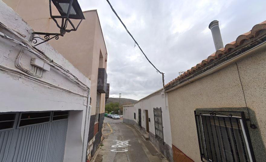 SE VENDE piso OKUPADO en Calle Real Nº 51 Nacimiento (Almería)