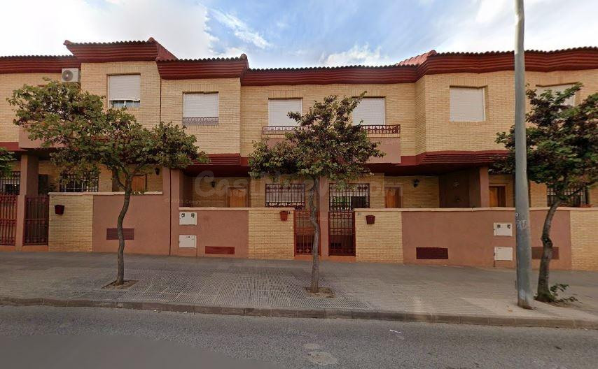 SE VENDE piso OKUPA en C AVDA PINTOR PEDRO CANO, EDIF. ESCO - foto 3