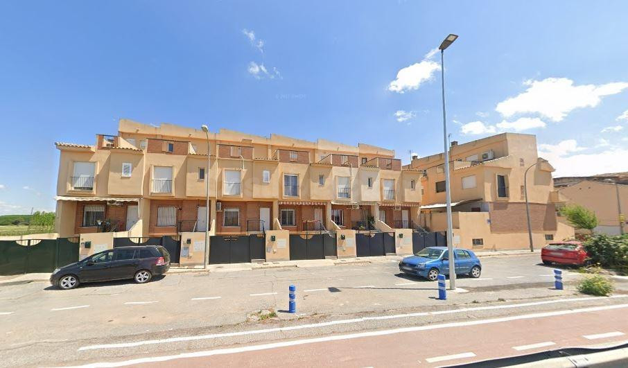 SE VENDE piso OKUPA en C Legazpi 18 de Santa Fe - foto 3