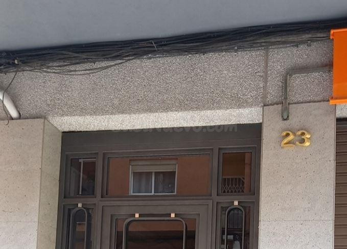 SE VENDE piso OKUPA en C Prat De La Riba 23 de Santa Coloma de Gramenet, Barcelona.