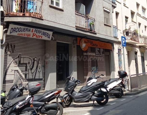 SE VENDE piso OKUPA en C Prat De La Riba 23 de Santa Coloma  - foto 2