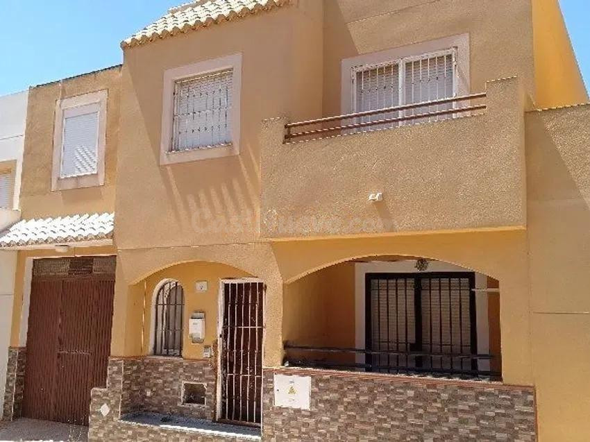 SE VENDE piso OKUPADO en Calle Bitacora Nº 7 Vícar (Almería)