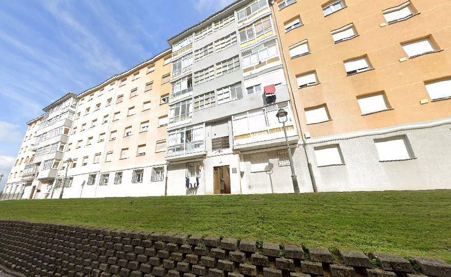 SE VENDE piso OKUPA en C CALLE SEBASTIAN ELCANO 20 4º D - foto 4