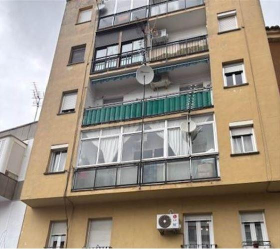 SE VENDE piso OKUPA en C Salvador de Plasencia - foto 2