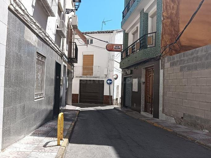 SE VENDE casa OKUPA en C Antonio Molina 9 de Villares (Los) - foto 3