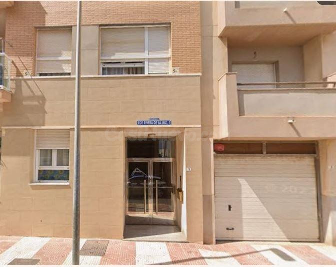 SE VENDE inmueble ALQUILADO en Roquetas de Mar