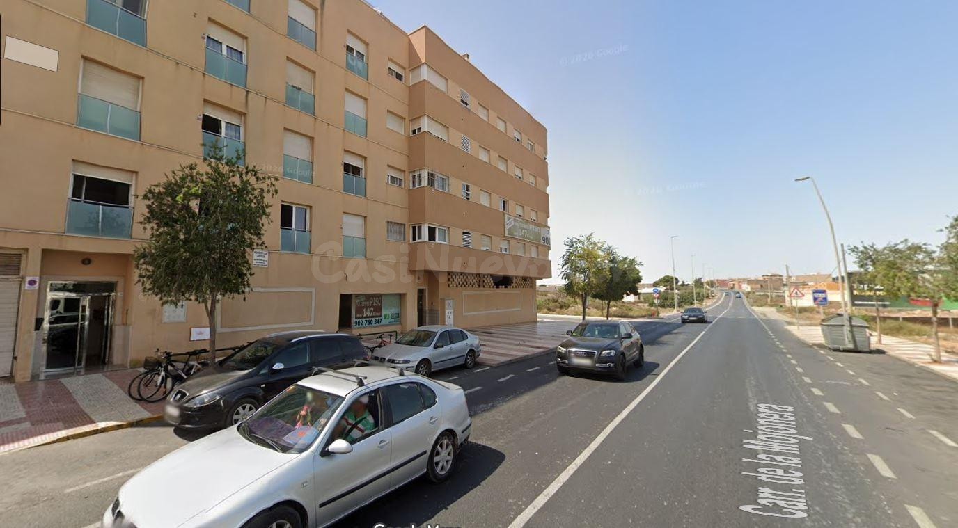 SE VENDE inmueble ALQUILADO en Roquetas de Mar - foto 3
