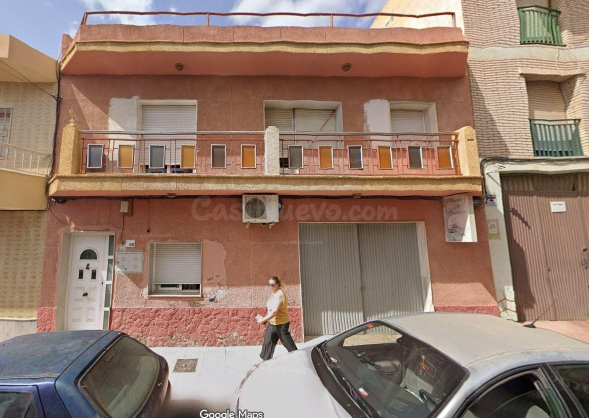 SE VENDE inmueble ALQUILADO en Vícar - foto 2