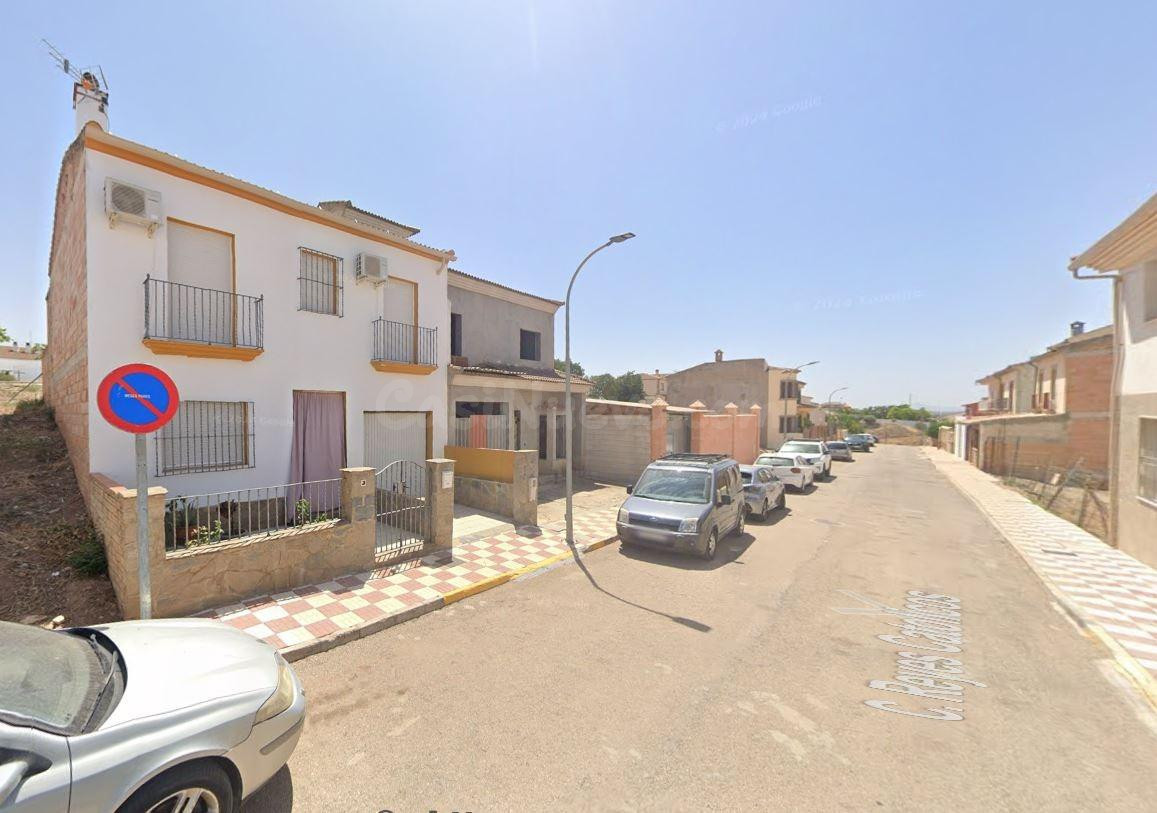 SE VENDE inmueble ALQUILADO en Sierra de Yeguas - foto 3