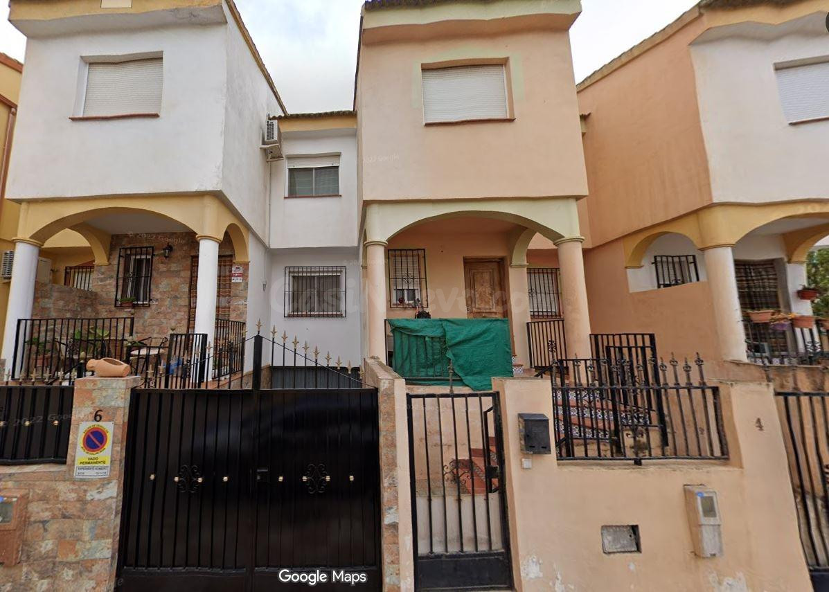 SE VENDE inmueble ALQUILADO en Cúllar Vega - foto 2