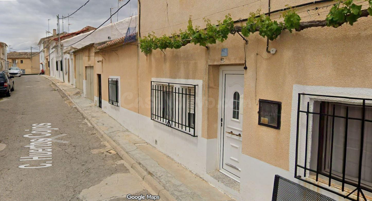 SE VENDE inmueble ALQUILADO en Requena