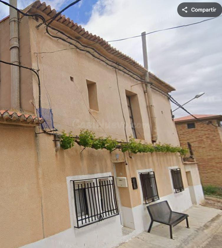 SE VENDE inmueble ALQUILADO en Requena - foto 2