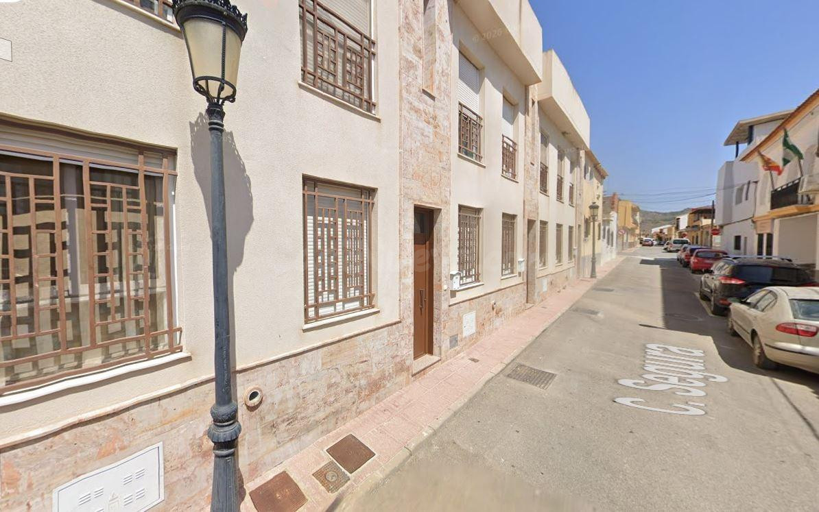 SE VENDE inmueble ALQUILADO en Huércal-Overa
