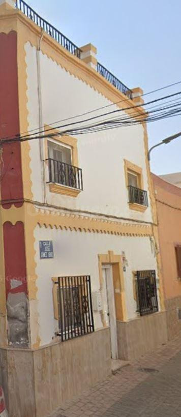 SE VENDE inmueble ALQUILADO en Pechina - foto 2