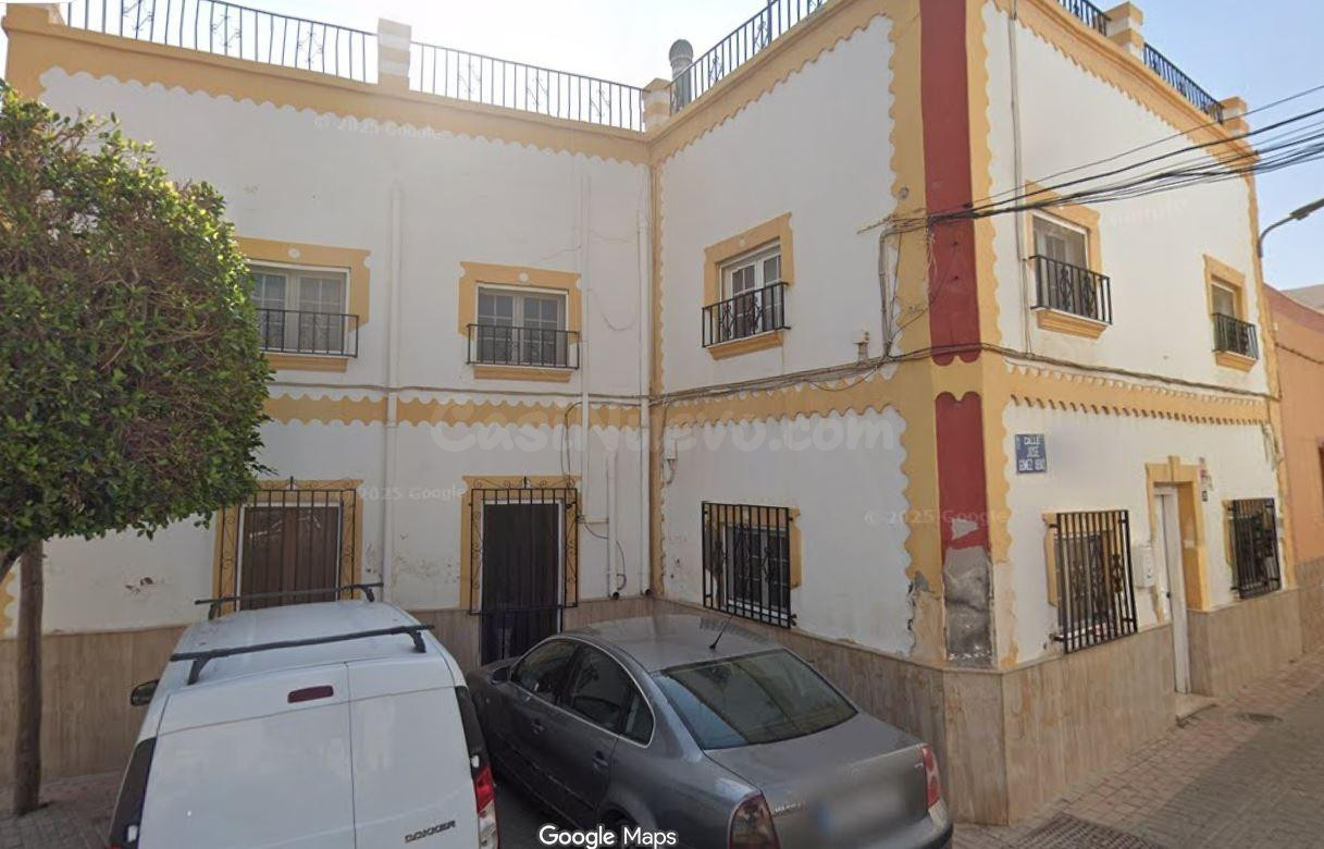 SE VENDE inmueble ALQUILADO en Pechina - foto 4
