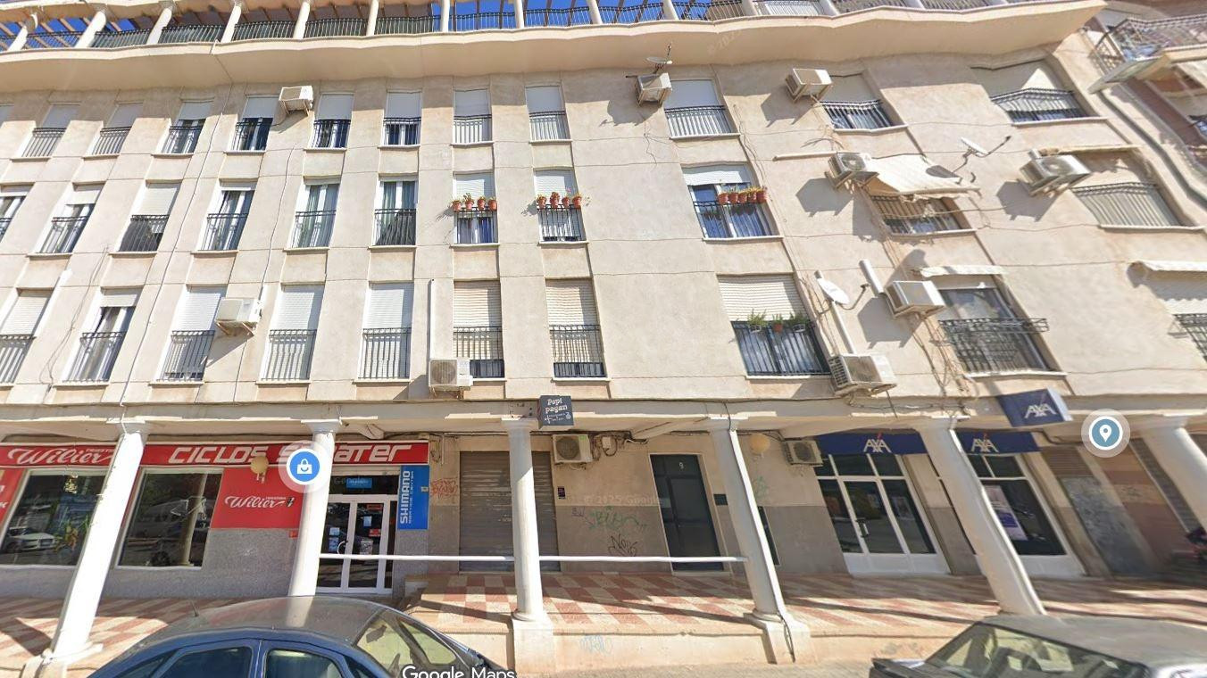 SE VENDE inmueble ALQUILADO en Petrer - foto 3