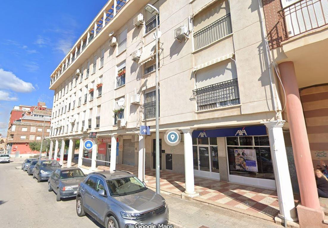 SE VENDE inmueble ALQUILADO en Petrer - foto 4