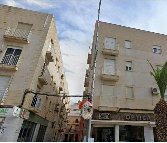 SE VENDE inmueble ALQUILADO en Olula del Río - foto 2