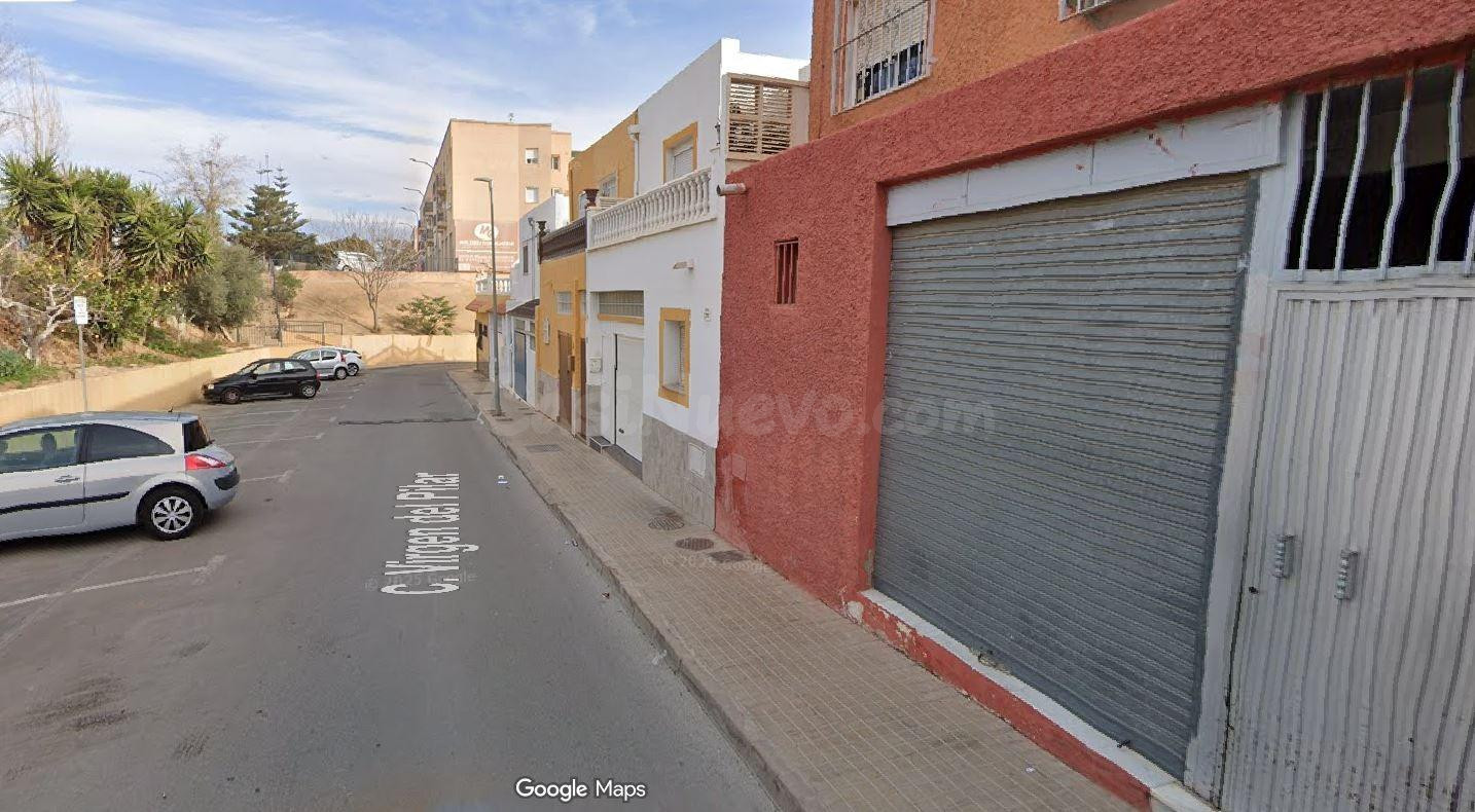 SE VENDE inmueble ALQUILADO en Huércal de Almería