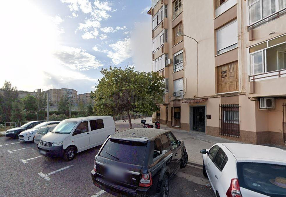 SE VENDE inmueble ALQUILADO en Alicante/Alacant